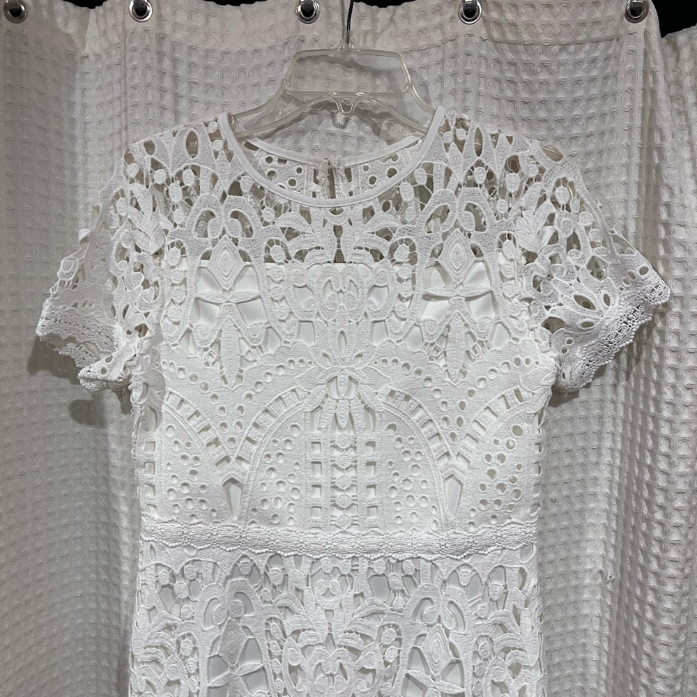 Girls (Size 16) Elegant Cream (off-white) Eyelet Dress with Full Slip Lining - Picture 7 of 12